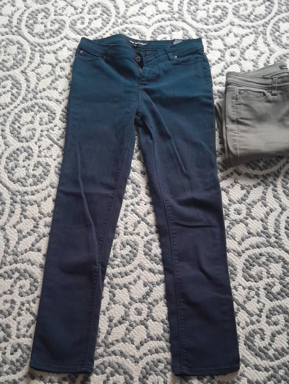 Women’s Skinny Jeans in Dark Blue Stretch Denim